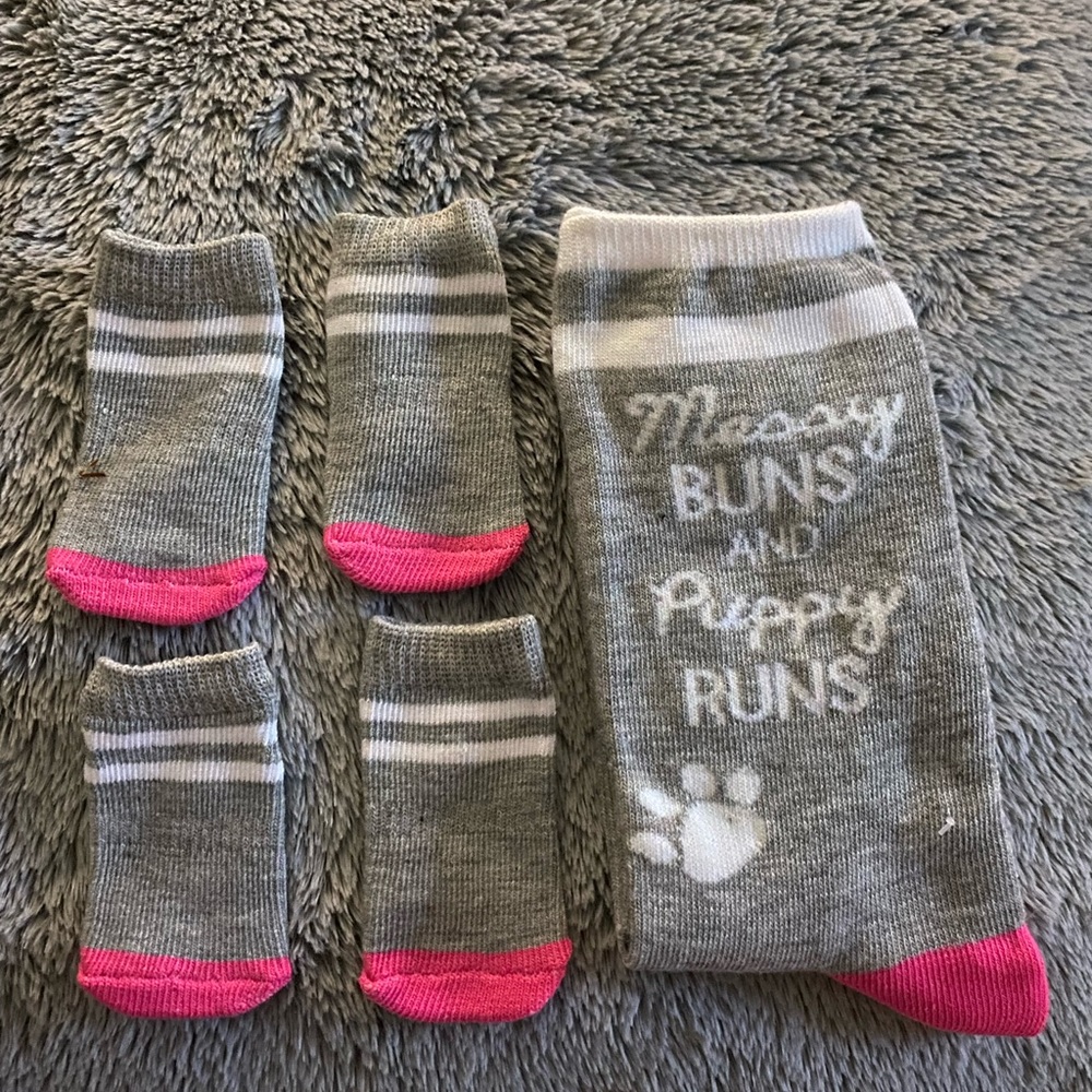 NEW🔸 Matching Socks With Pet